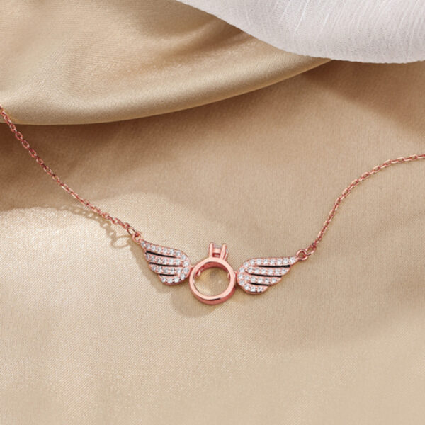 COLLAR CON COLGANTE ALAS DE ANGEL - Image 3
